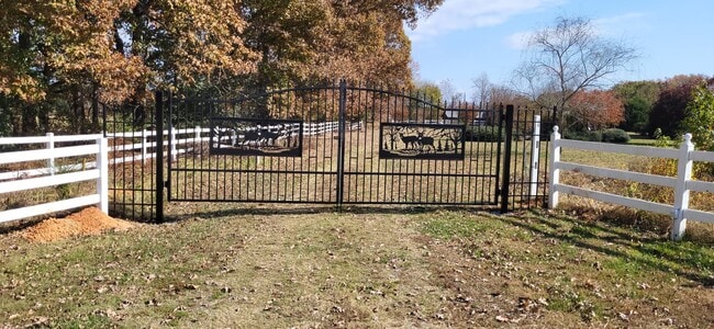 Building Photo - 338 Hicks Farm Rd