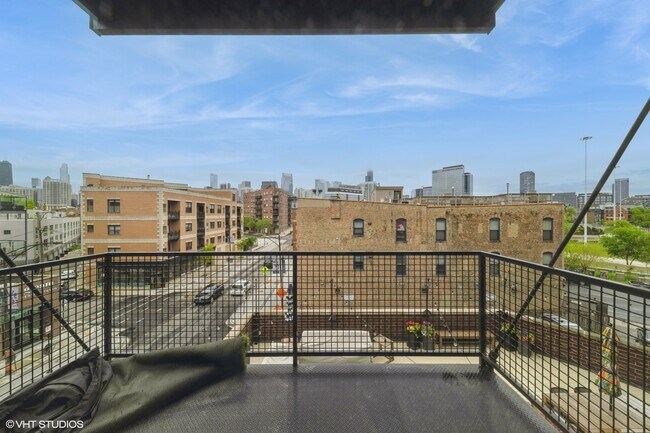 Building Photo - 680 N Milwaukee Ave
