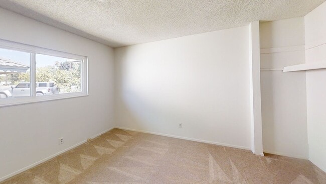Building Photo - Spacious 4-Bedroom Home in the Heart of Or...