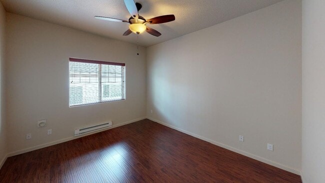 Building Photo - Condo w/ Garage. Close To St. Vincents Hospital, Freeways and Fast Commute To Portland