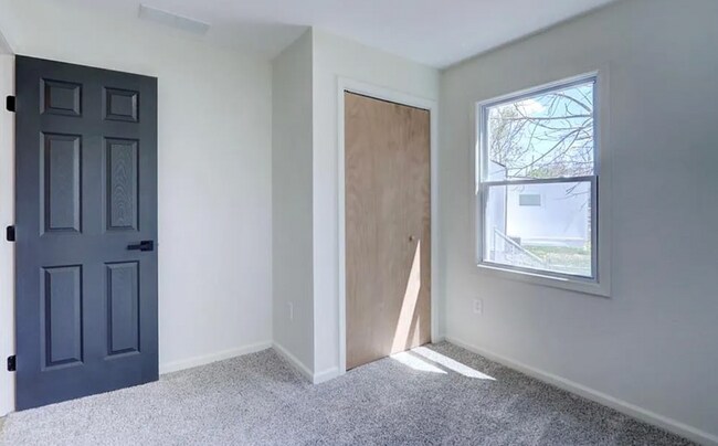 Building Photo - Beautifully remodeled 4-bedroom, 2-bath ho...