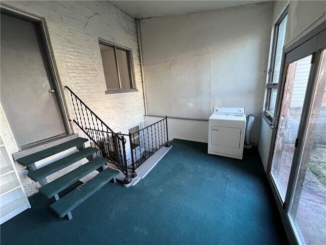 Building Photo - 73 S 16th St