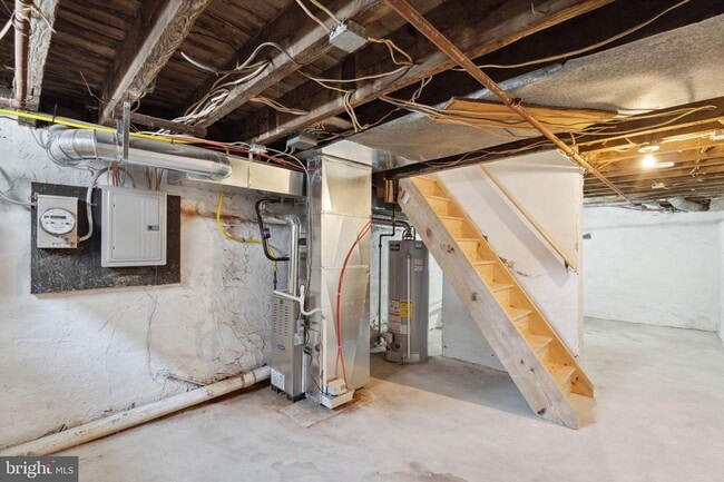 Building Photo - 7 E Oxford St