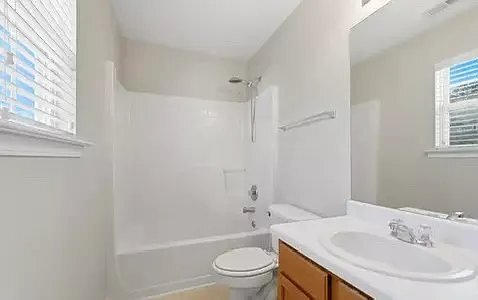 Building Photo - 531 Fox Creek Crossing