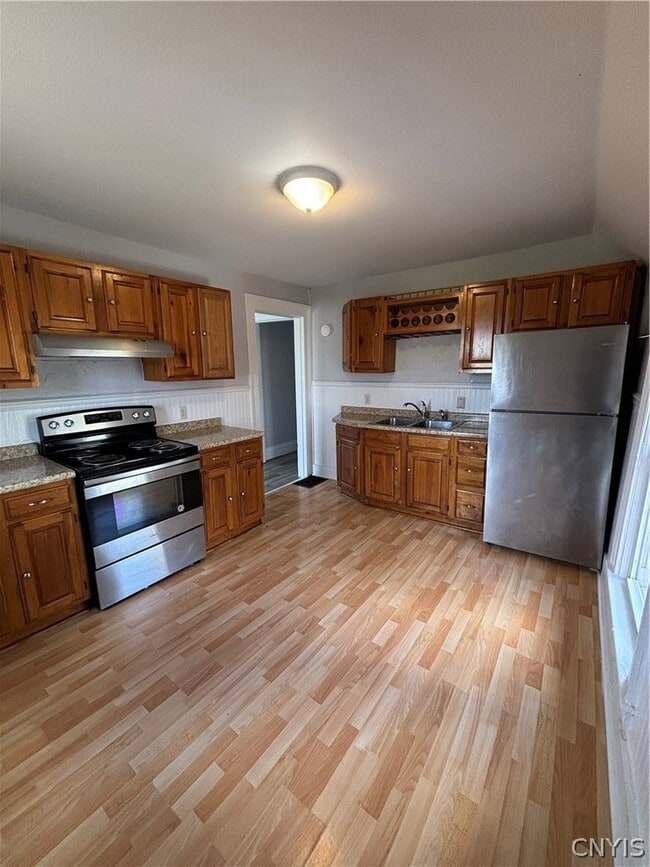 Building Photo - 836 Leray St