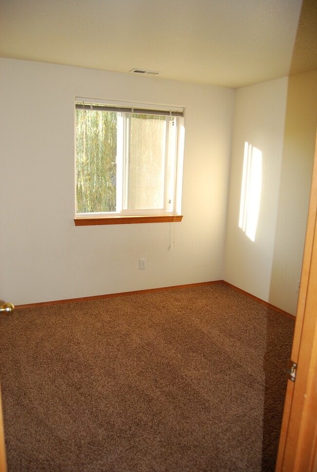 Building Photo - HAD253