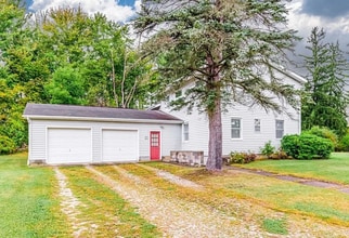 Building Photo - 9471 Mayfield Rd