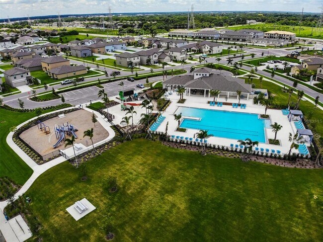 Building Photo - 7608 Blue Iris Ln
