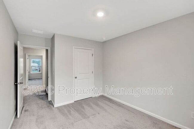 Building Photo - 575 Wayton Cir