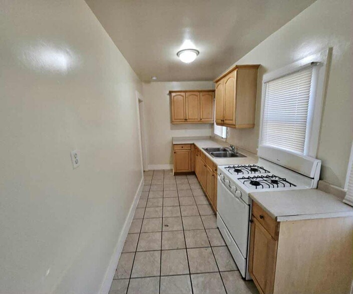 Building Photo - 6801 Fishback Ave