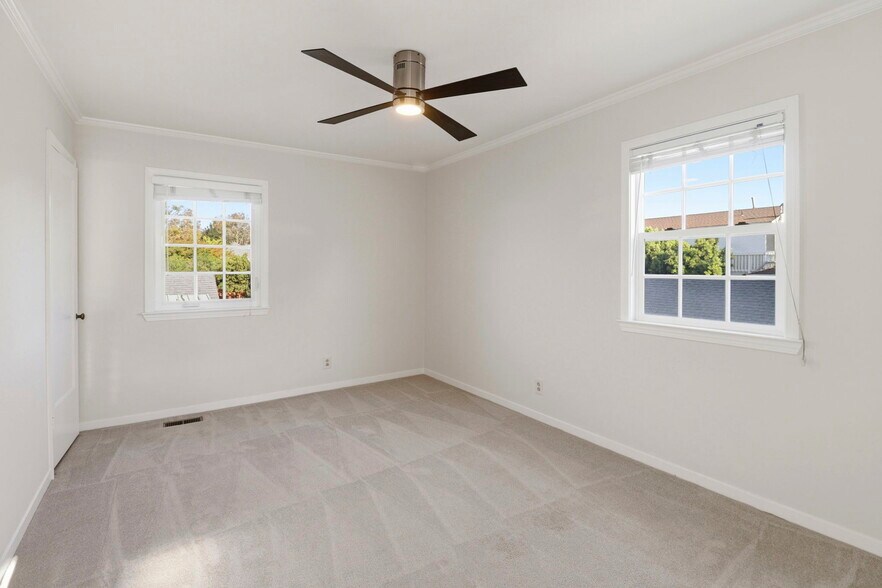 Building Photo - 740 Laurel Ave