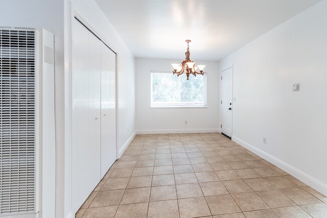 Building Photo - 300 IOLI Ranch Cir