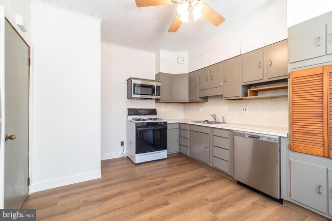 Building Photo - 7738 Ardleigh St