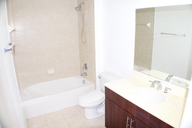 Building Photo - 4907 Midtown Ln
