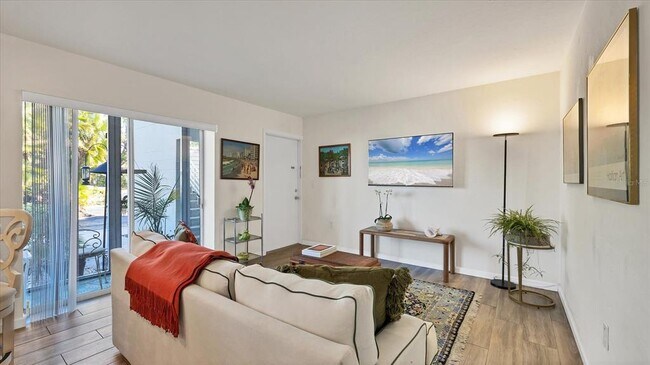 Building Photo - 2304 Ringling Blvd