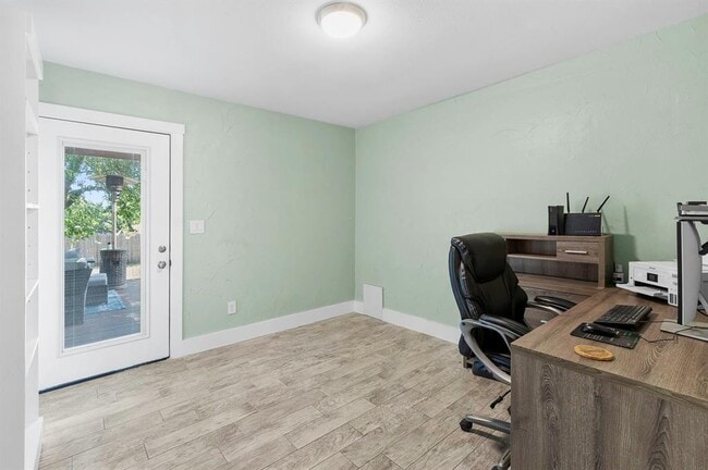 Building Photo - 301 Judy Dr