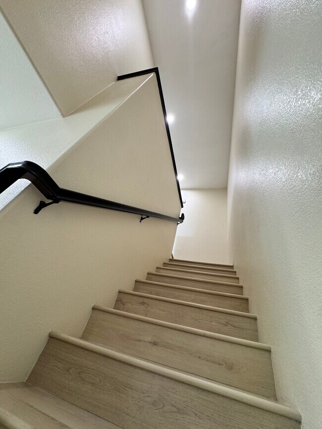 Building Photo - 17011 Calle Trevino