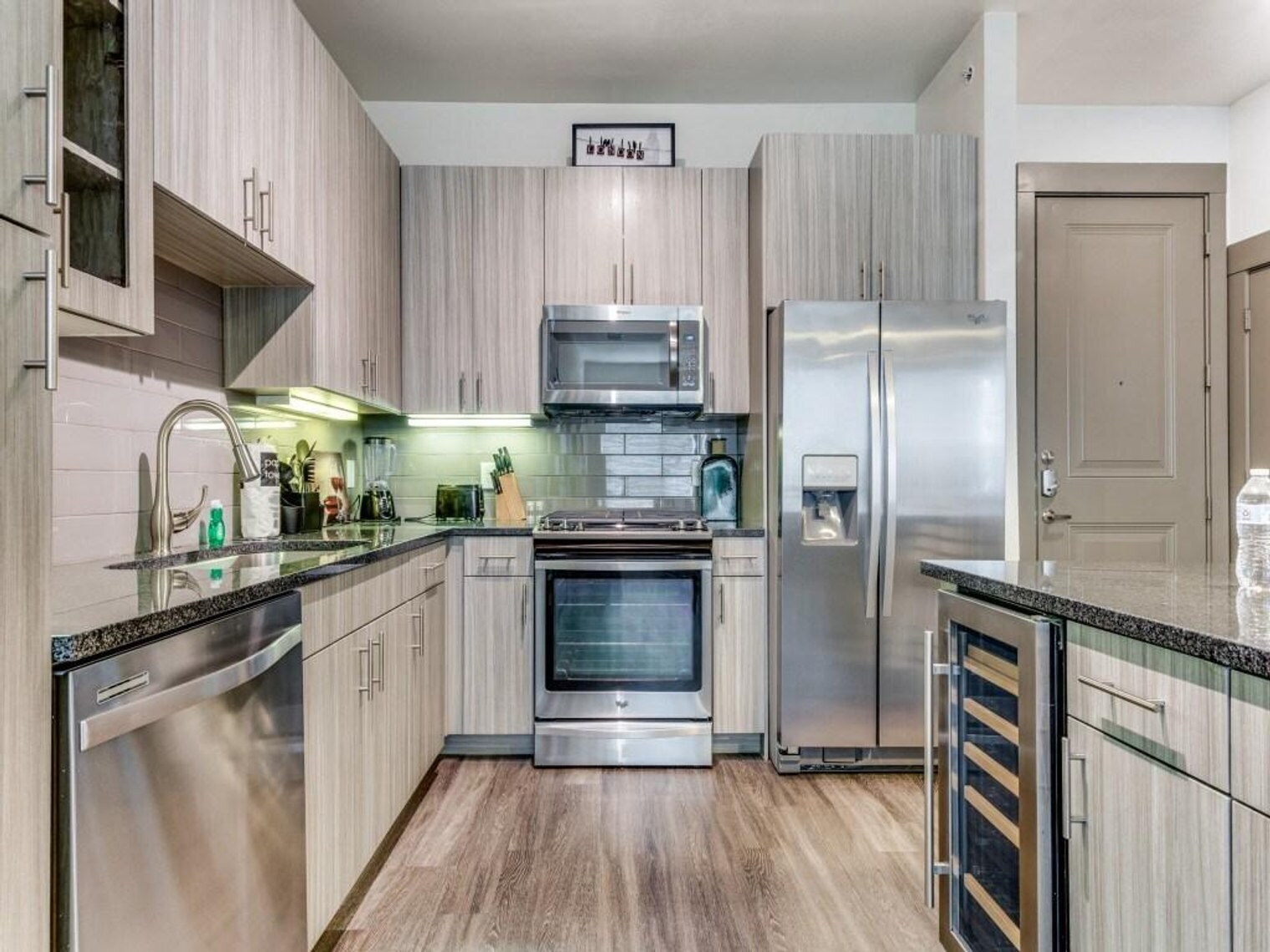 Building Photo - 120 W CityLine Dr