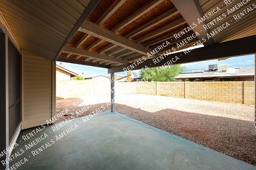 Building Photo - 1716 E Redfield Rd