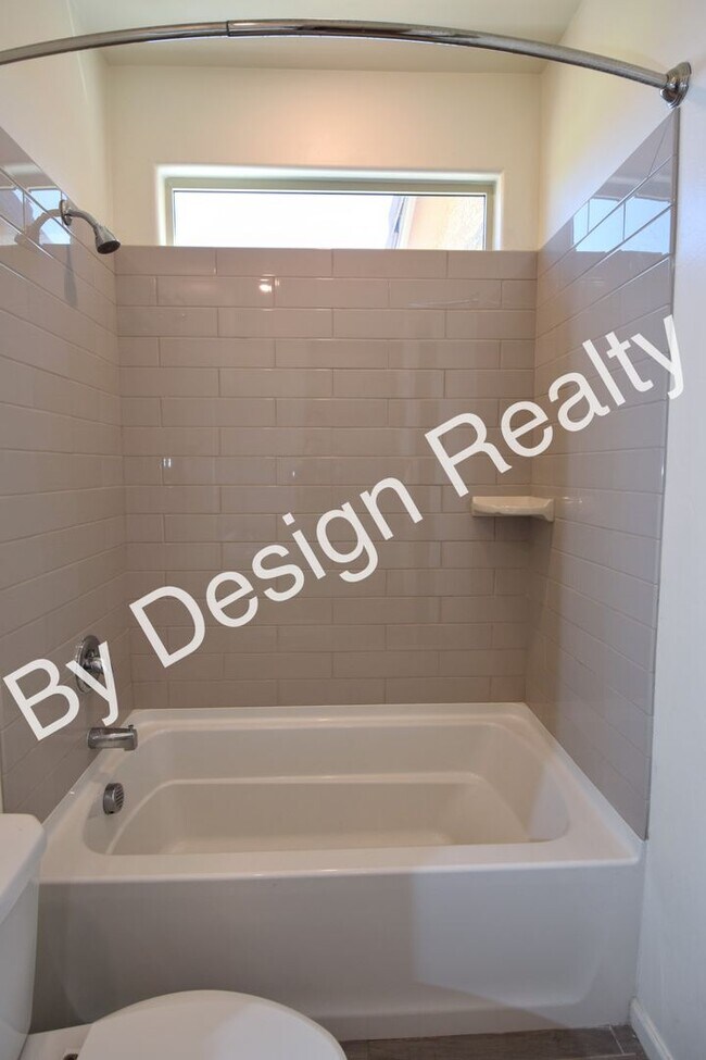 Building Photo - Gladden Farms 3 Bed 2 Bath+Den - 3 Car Garage