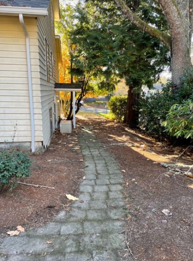 Building Photo - Furnished 2BD/1BTH