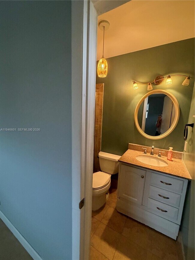 Building Photo - 3212 NE 10th St