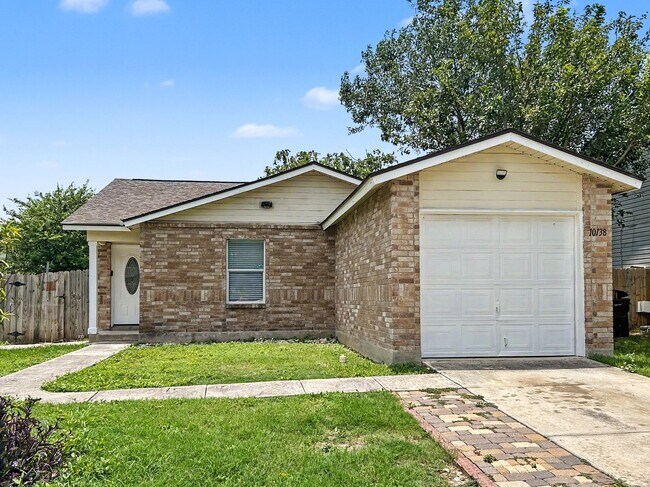 Building Photo - Remodeled Far West-Side Home with Spacious Backyard