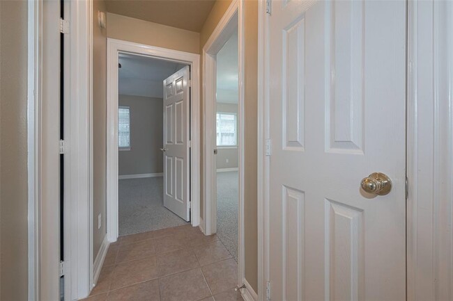 Building Photo - 2310 Sand Ct