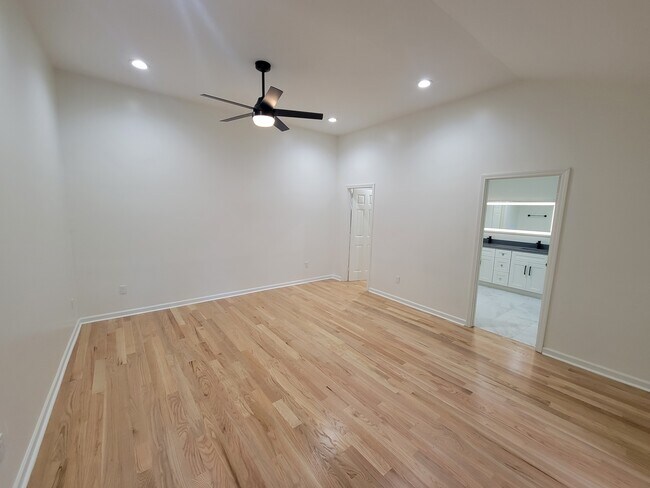 Master Bedroom - 1131 Montreat Ave SW