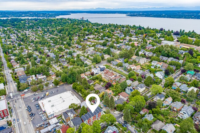 Building Photo - Mt Baker/Madrona Townhouse