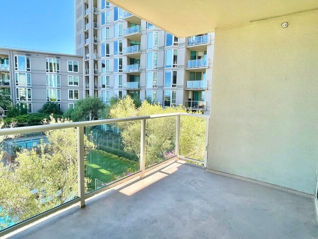 Building Photo - 2BR/2BA Remodeled Condo in the Towers! NEW...