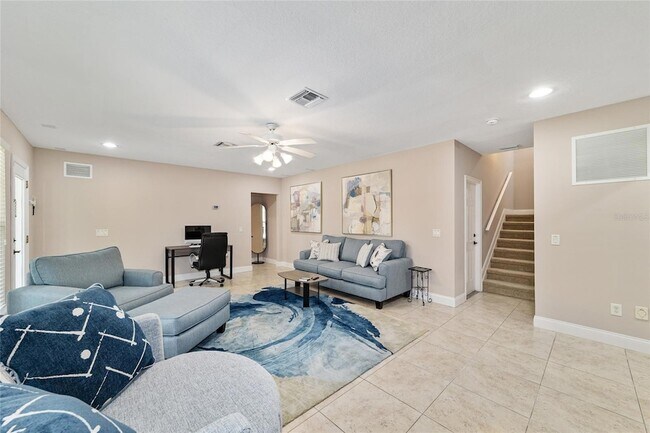 Building Photo - 1706 SW 27th St