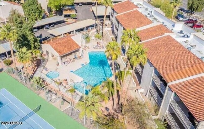 Building Photo - 11040 N 28th Dr