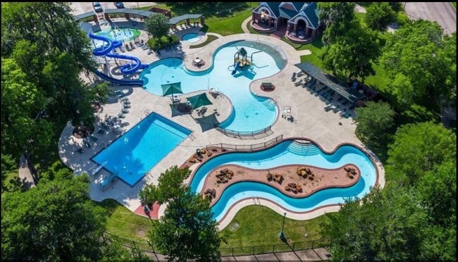 Building Photo - 6703 Cypress Village Dr