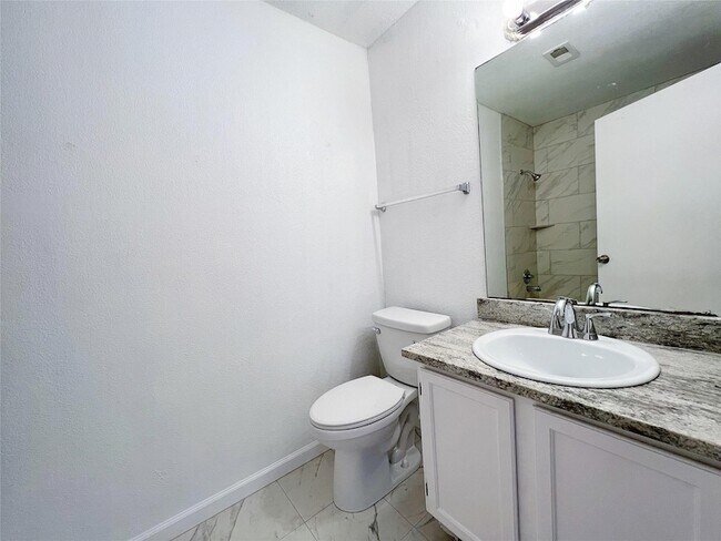 Building Photo - 616 Valley Spring Dr