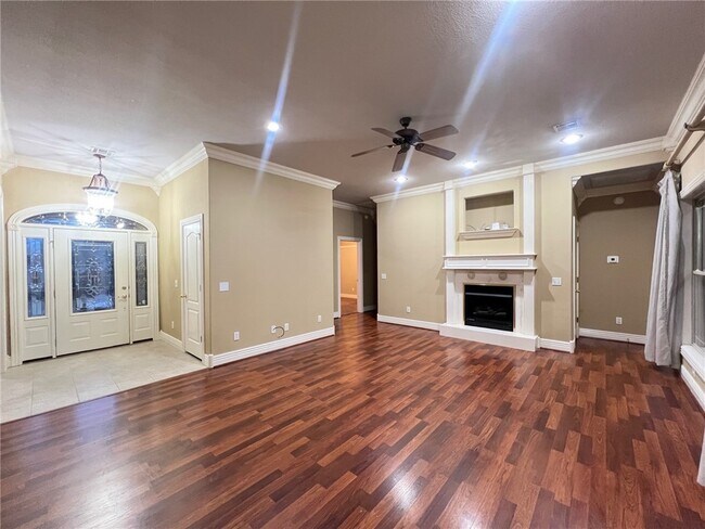 Building Photo - 6517 Tall Oaks Loop S