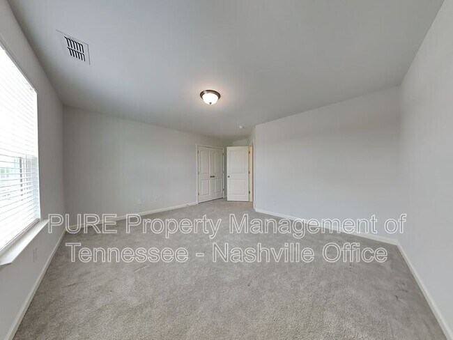 Building Photo - 400 Zeffer Ct