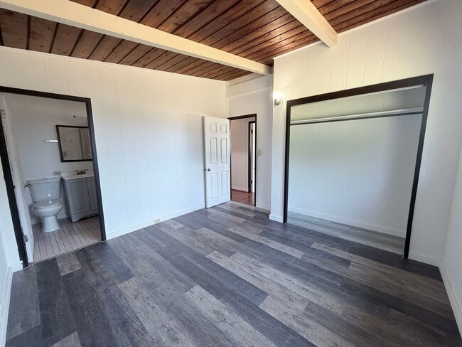 Building Photo - 3 Bedroom 1.5 Bathroom Single Family House Makakilo Home with Yard & Cool Breezes!