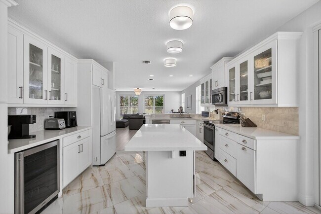 Building Photo - 2114 Chagall Cir