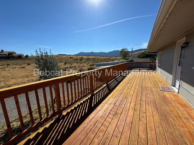 Building Photo - Unique Duplex on the South Side of Carson City - Near Tons of Shopping