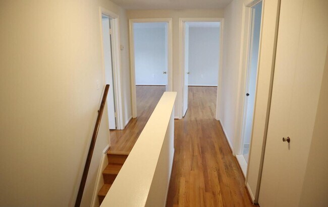 Building Photo - Fabulous Updated 4 Bedroom, 2.5 Bathroom H...