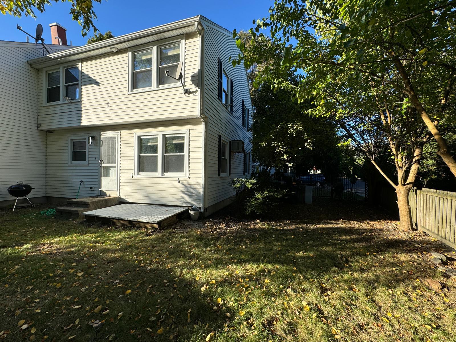 Building Photo - 11 Fairfield St