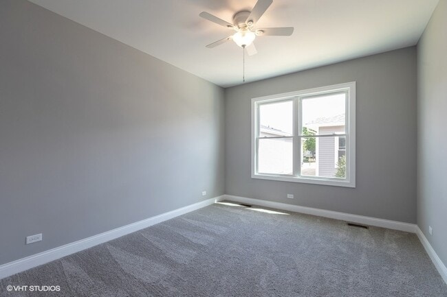 Building Photo - 725 Quail Ln