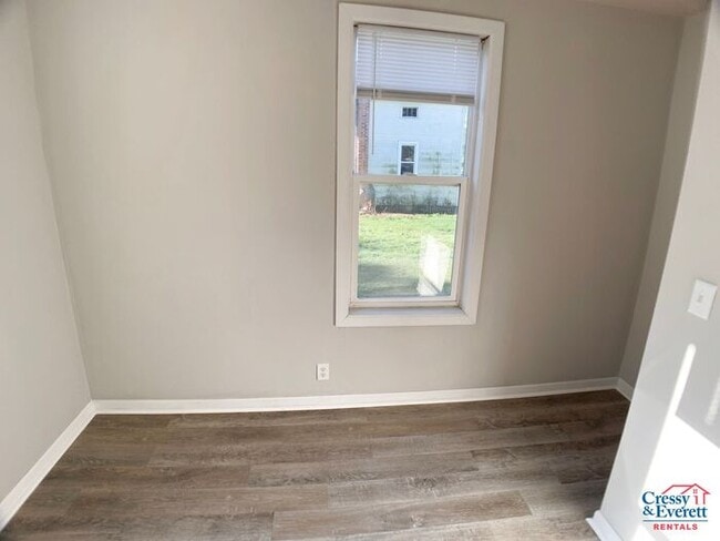 Building Photo - Spacious 3 Bedroom House in Niles