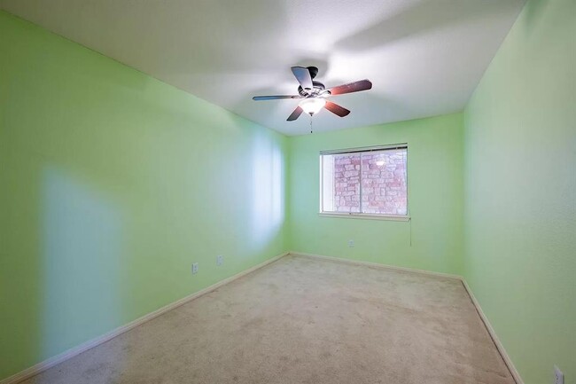 Building Photo - 6616 Mesa Hollow Dr