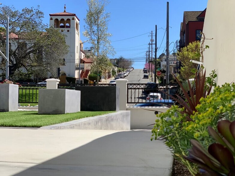 Building Photo - 2127 Park Blvd