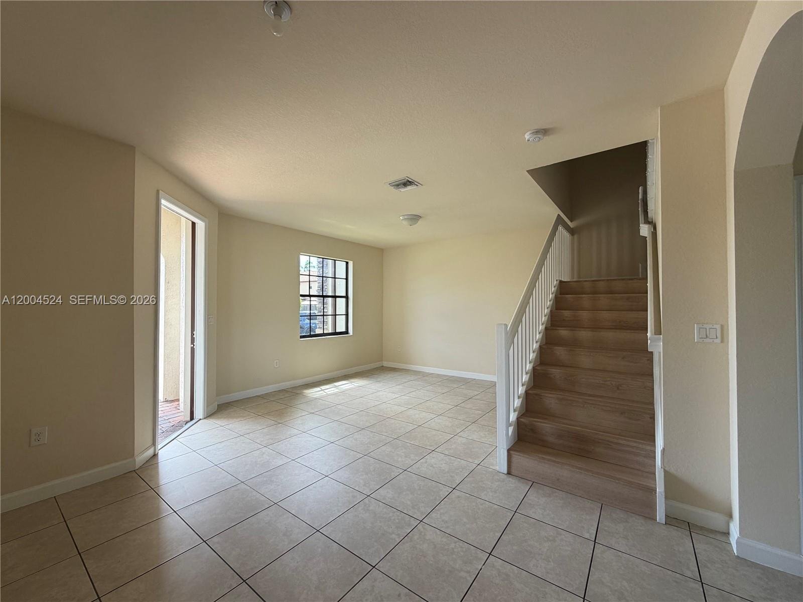 Building Photo - 544 SE 32nd Ave