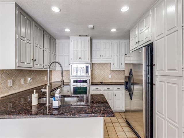Building Photo - 9138 Valley Chapel Ln