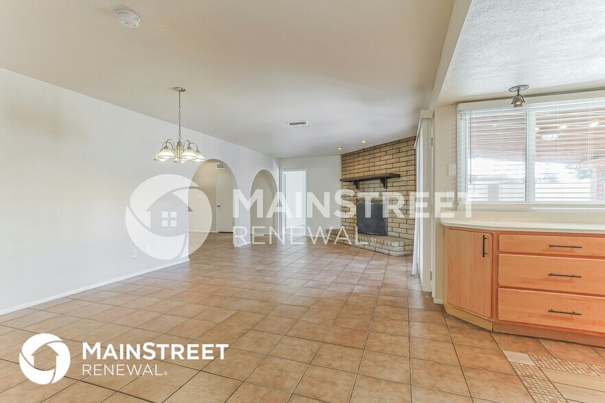 Building Photo - 2515 E Del Rio Dr