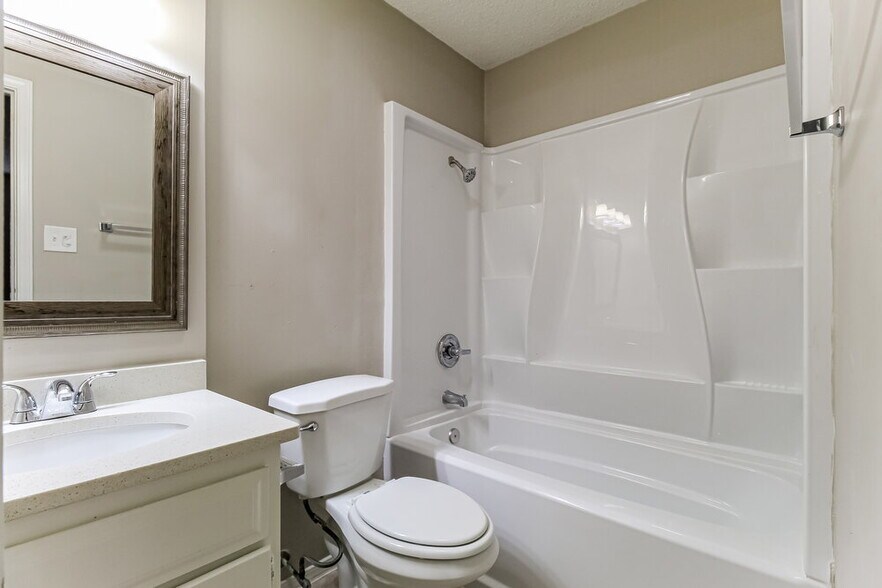 Building Photo - 6628 Brookdale Dr